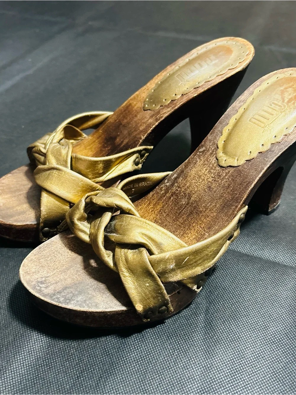 Y2K Wooden Platform Heels Gold Leather Twist Strap Size 7 By Nomi